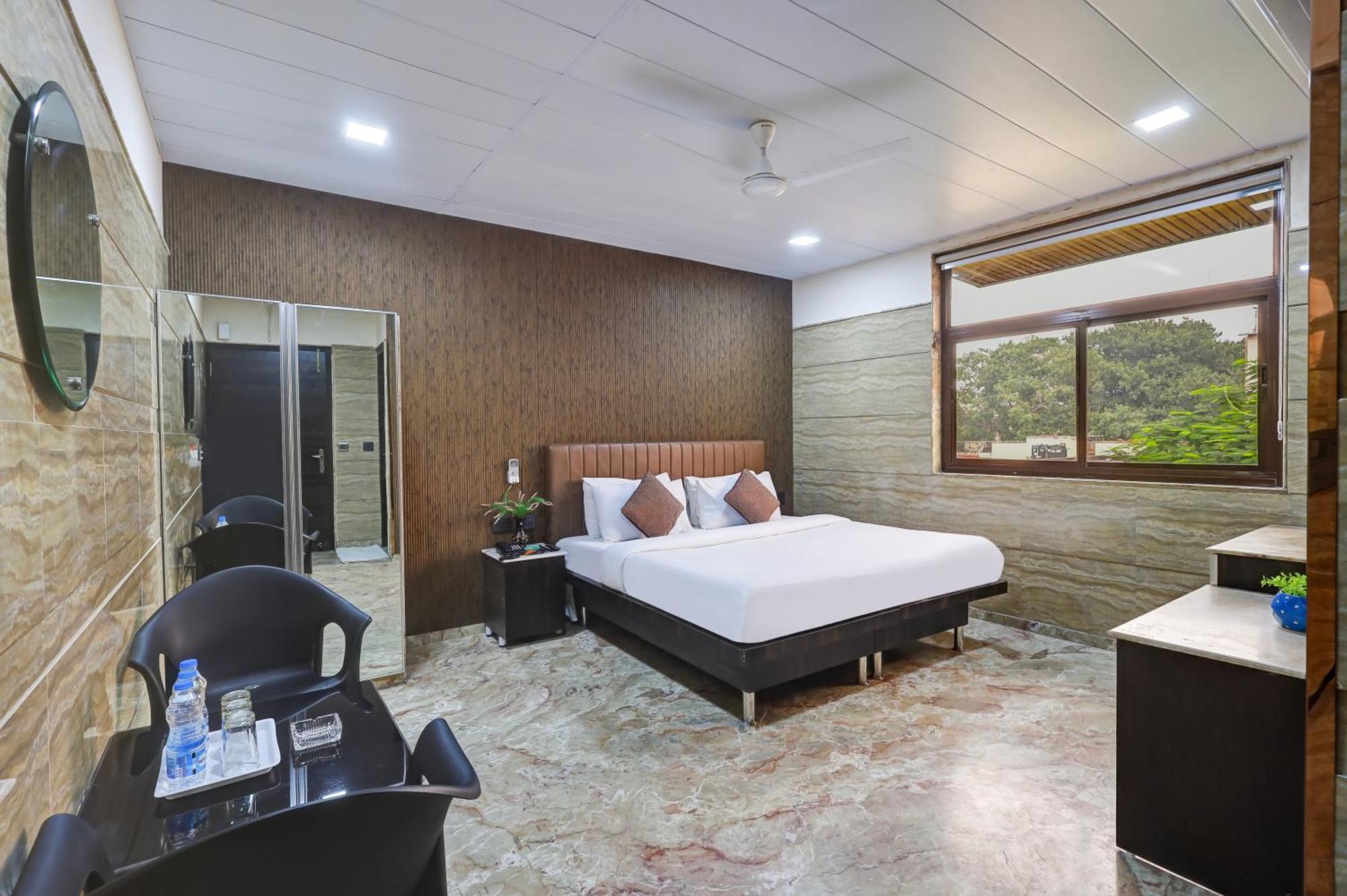Hotel Singh Palace Дели Экстерьер фото