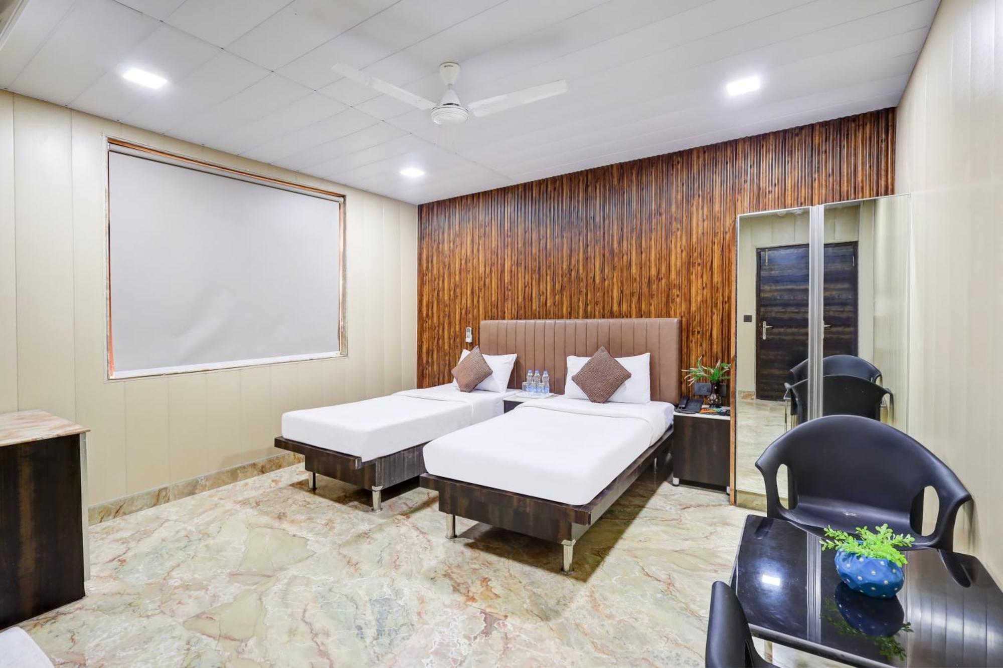 Hotel Singh Palace Дели Экстерьер фото