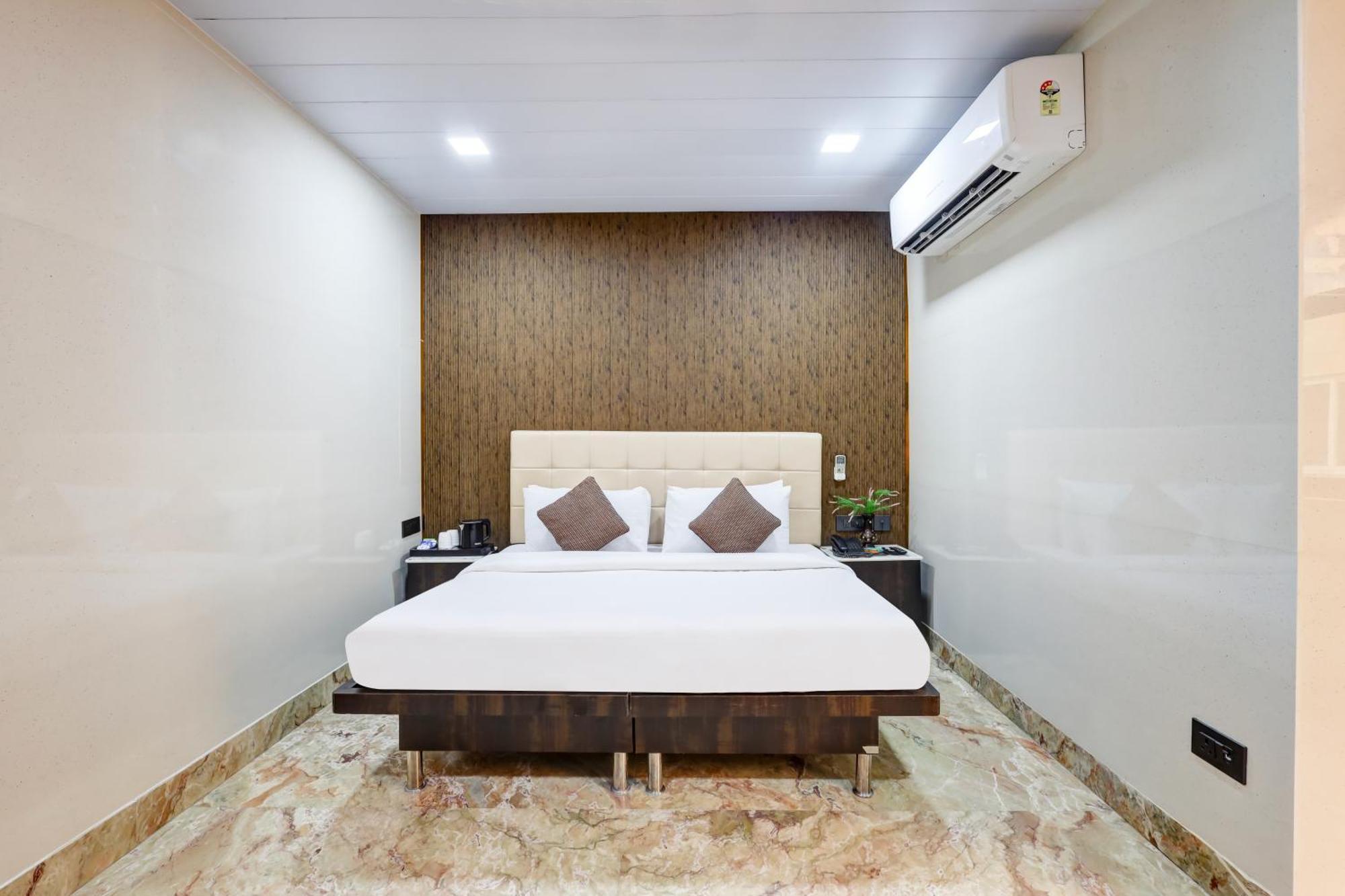 Hotel Singh Palace Дели Экстерьер фото