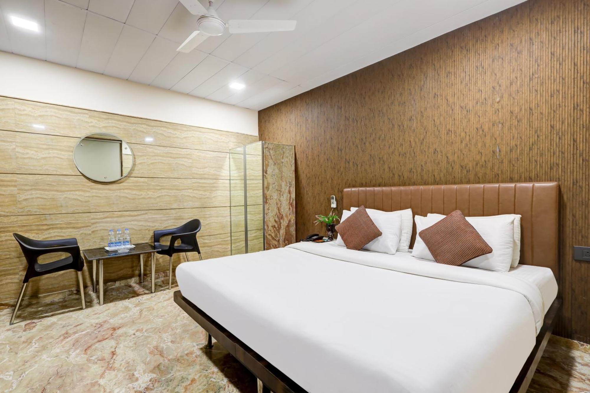 Hotel Singh Palace Дели Экстерьер фото