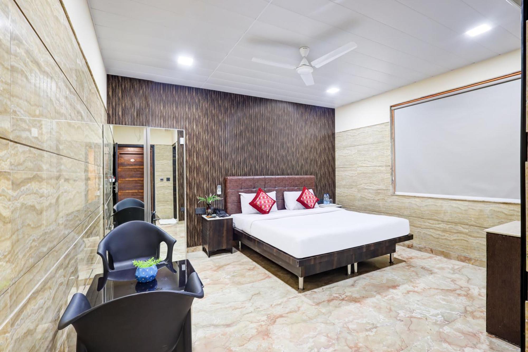 Hotel Singh Palace Дели Экстерьер фото